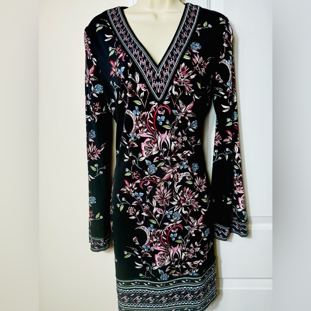 WHBM Dress Small Classic design for any occasion